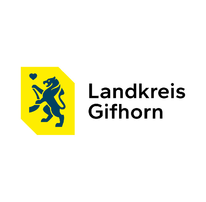 Logo des Landkreises Gifhorn mit einem nach vorn schauenden, ein Horn in den Pranken haltenden Wappen-Löwen auf der linken Seite, darüber ein Herz.