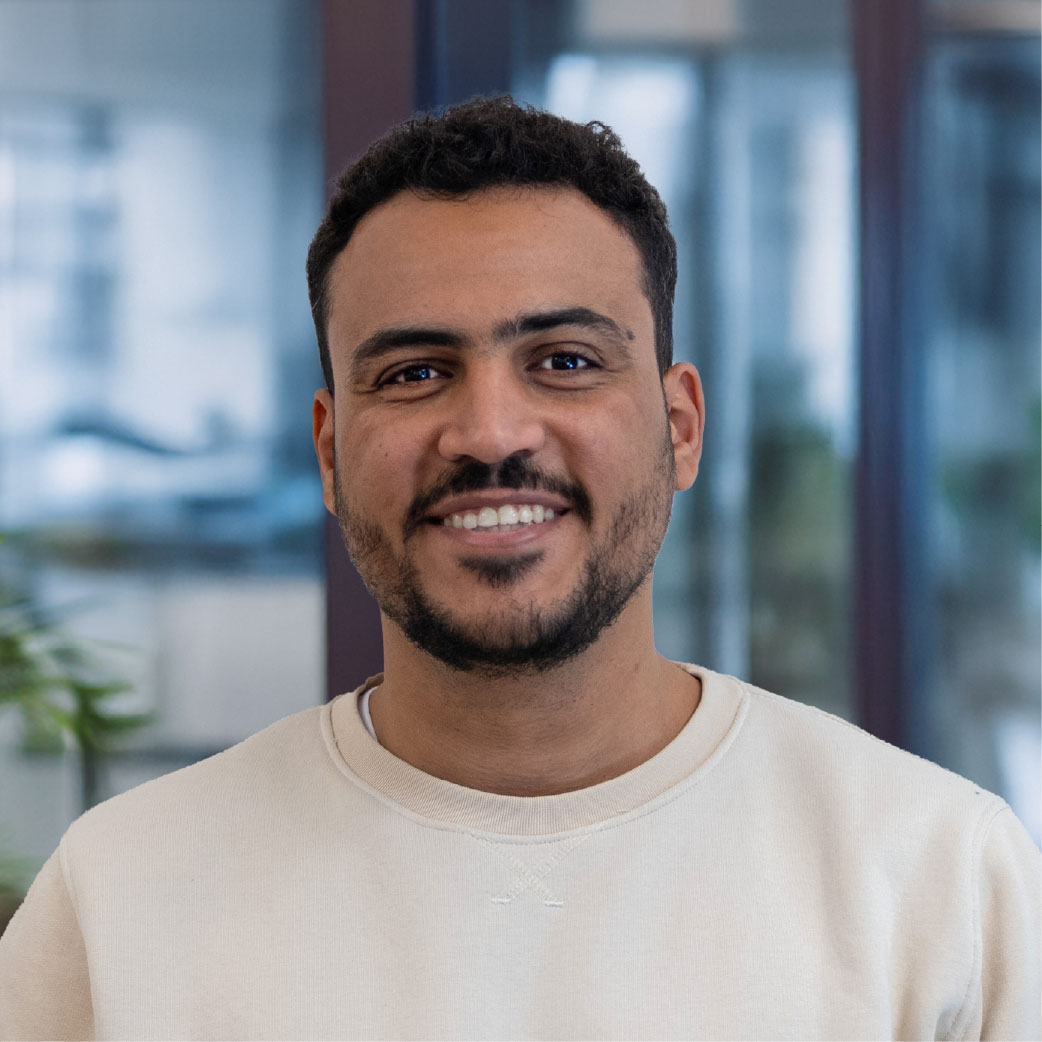 Das ist ein Bild von Enzo. Enzo ist im Sales-Team von SUMM.