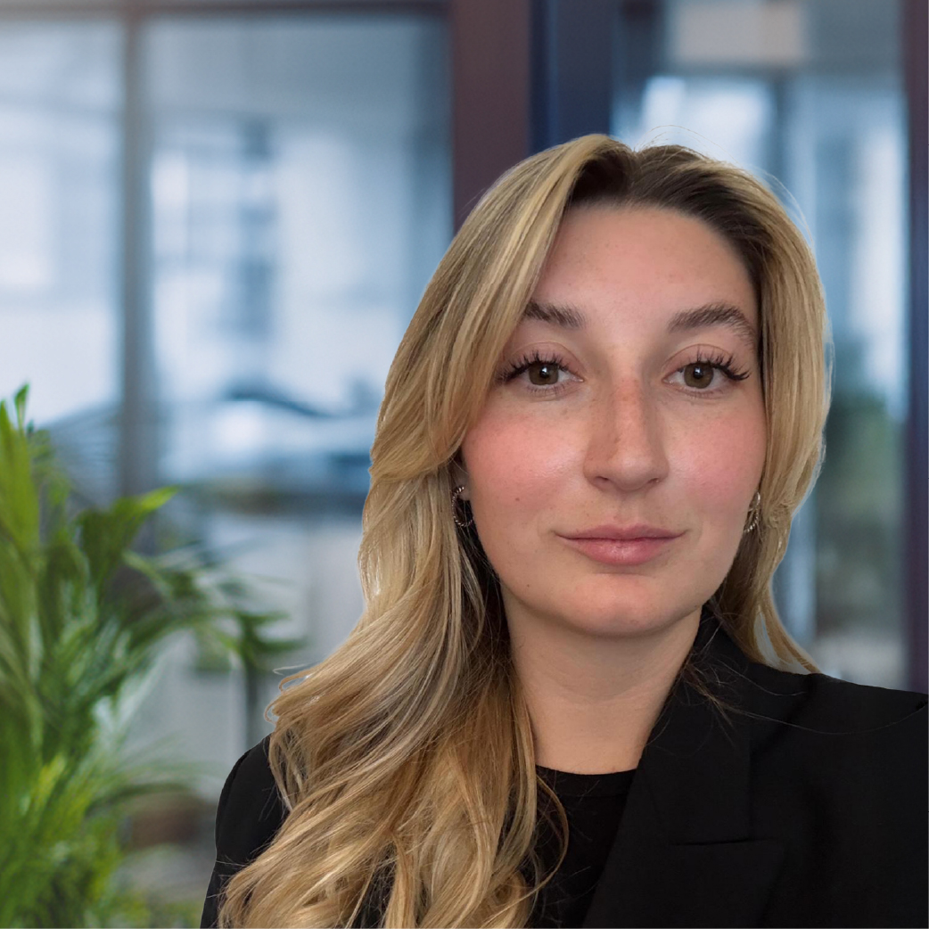 Das ist ein Bild von Maria. Maria ist im Design-Team von SUMM.