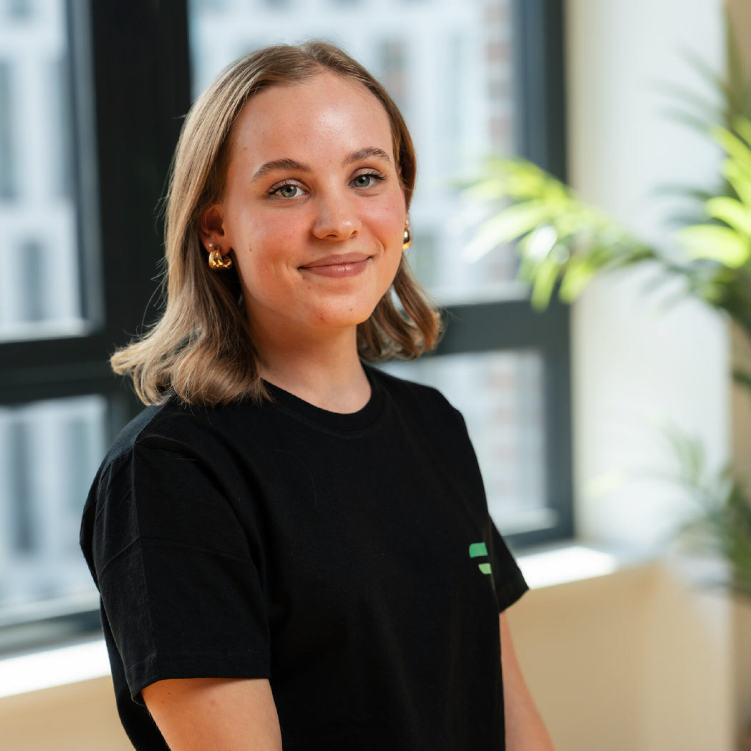 Das ist ein Bild von Aline. Aline ist im Marketing-Team von summ ai.