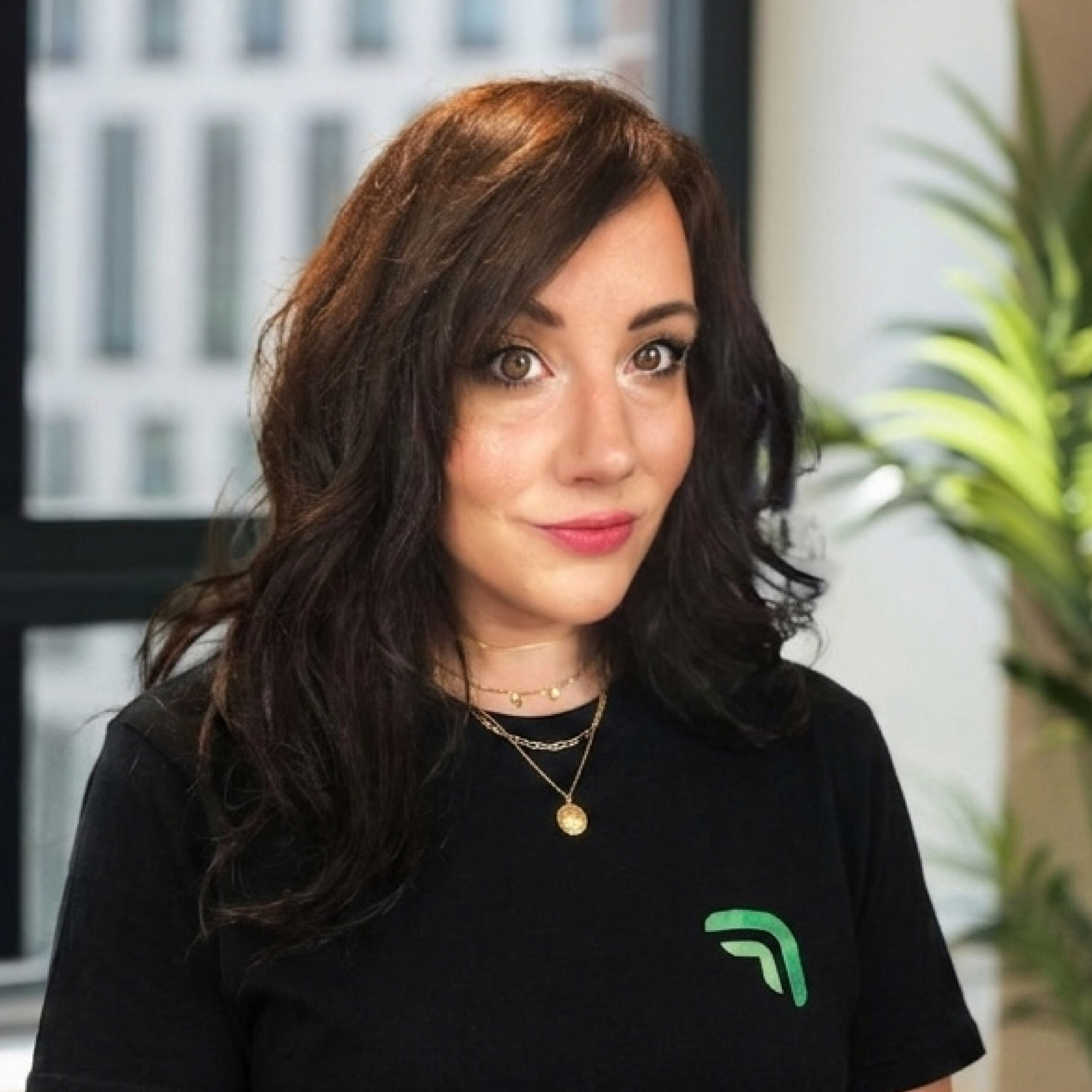 Das ist ein Bild von Aline. Aline ist im Marketing-Team von summ ai.